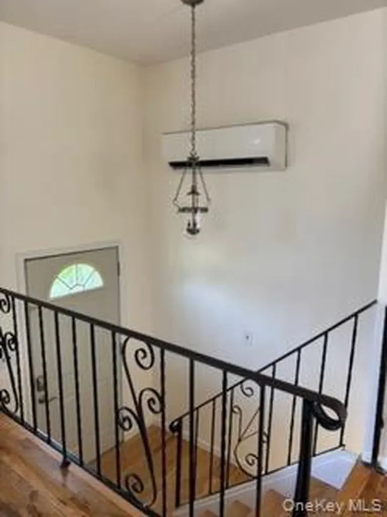 147 Truxton Road Dix Hills NY 11746