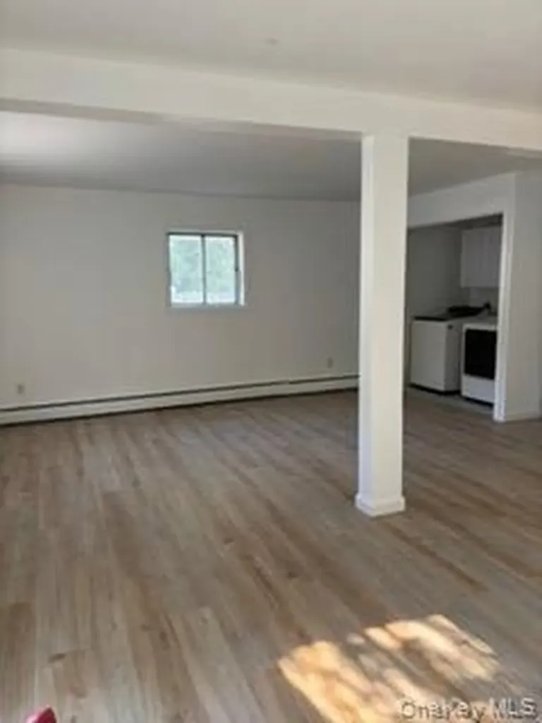 147 Truxton Road Dix Hills NY 11746