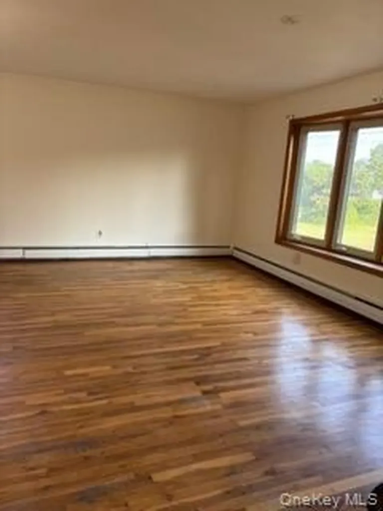 147 Truxton Road Dix Hills NY 11746