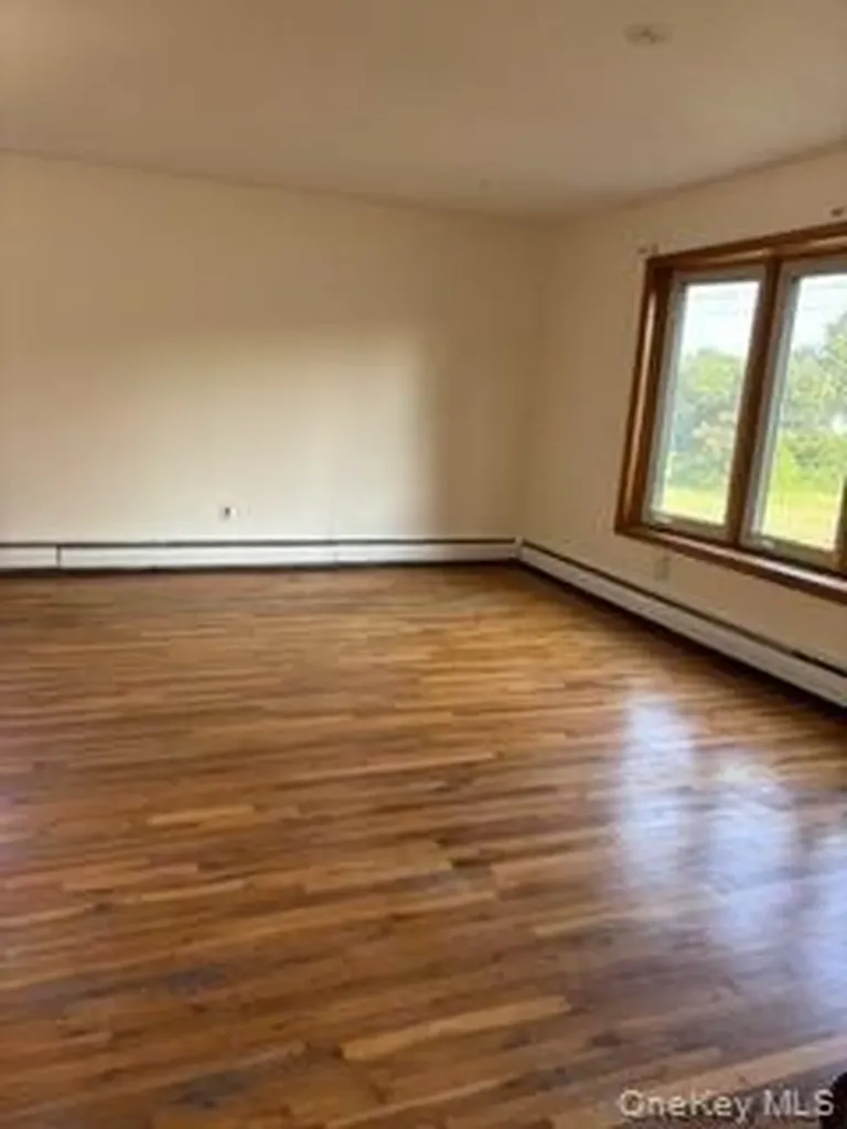 147 Truxton Road Dix Hills NY 11746