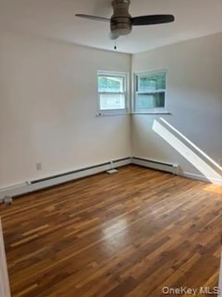 147 Truxton Road Dix Hills NY 11746