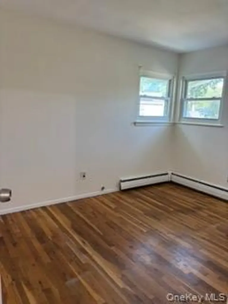 147 Truxton Road Dix Hills NY 11746