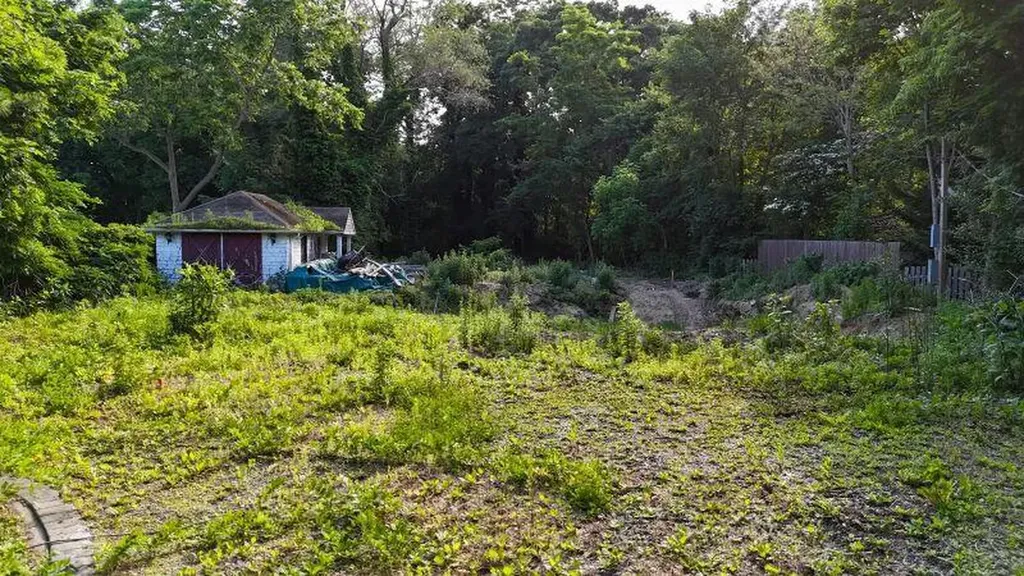 10 Nelson Avenue Blue Point NY 11715