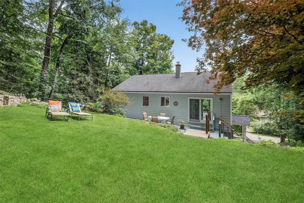 49 Oak Ridge Drive Putnam Valley NY 10579