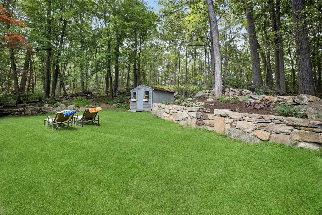 49 Oak Ridge Drive Putnam Valley NY 10579