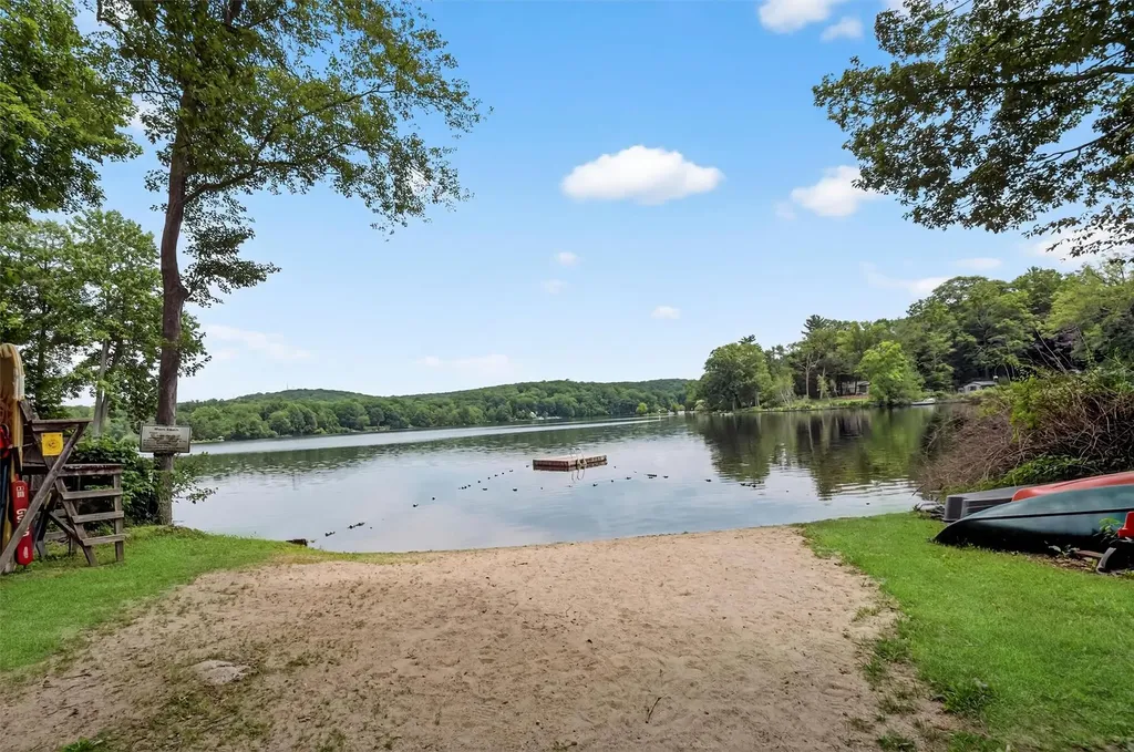 49 Oak Ridge Drive Putnam Valley NY 10579