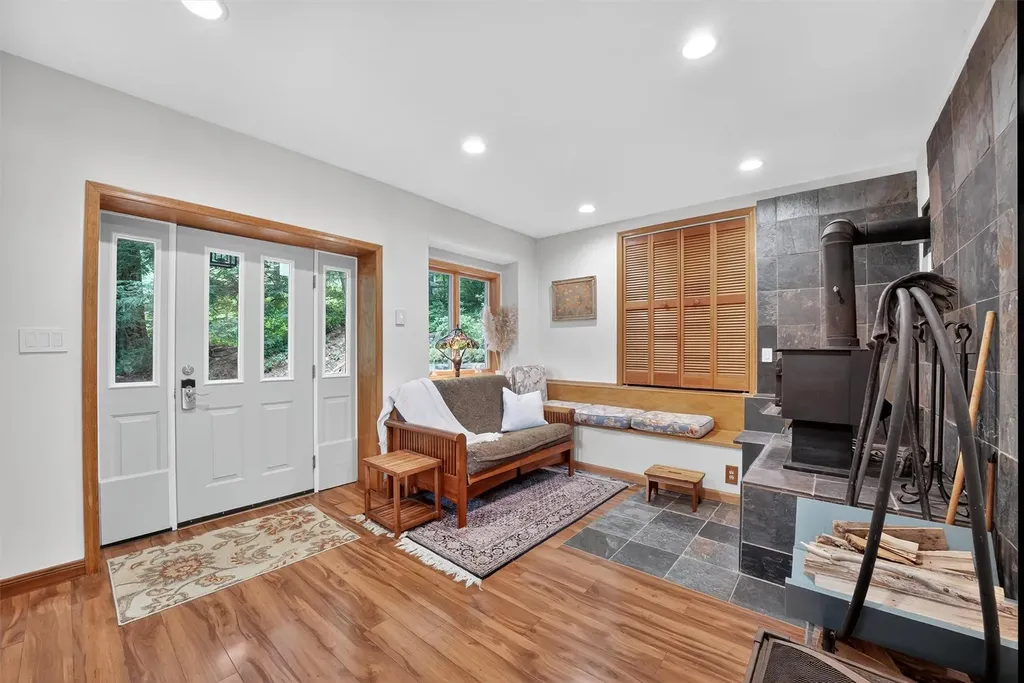 49 Oak Ridge Drive Putnam Valley NY 10579