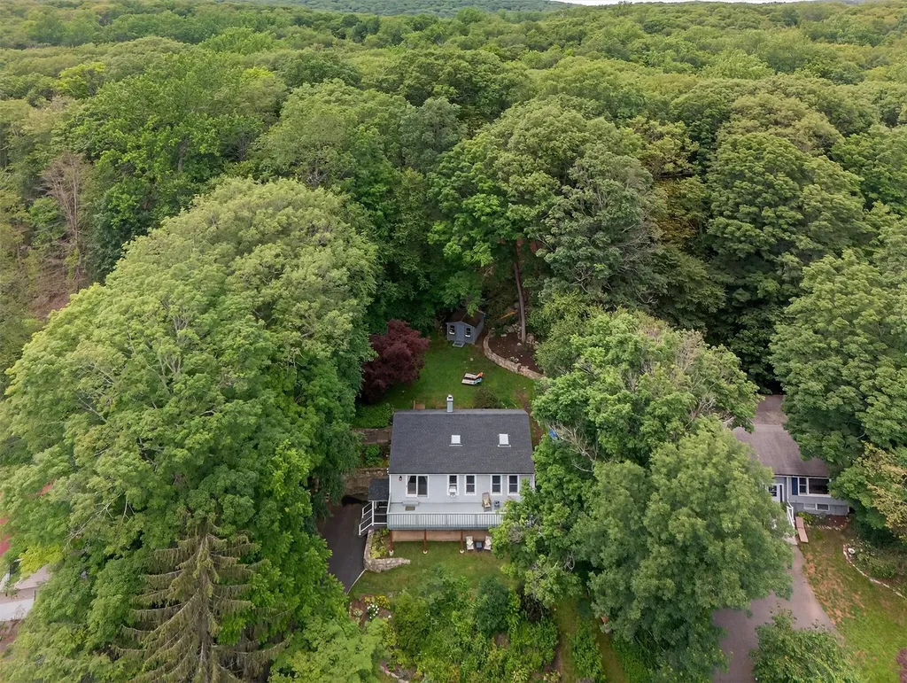 49 Oak Ridge Drive Putnam Valley NY 10579