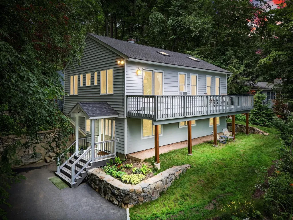 49 Oak Ridge Drive Putnam Valley NY 10579