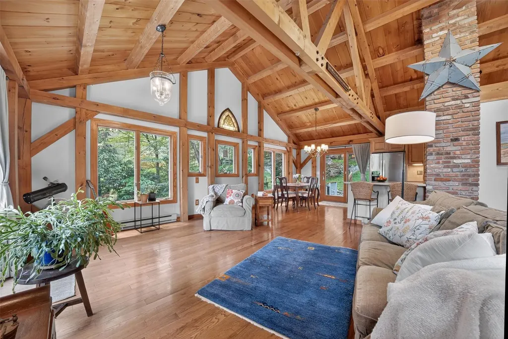 49 Oak Ridge Drive Putnam Valley NY 10579