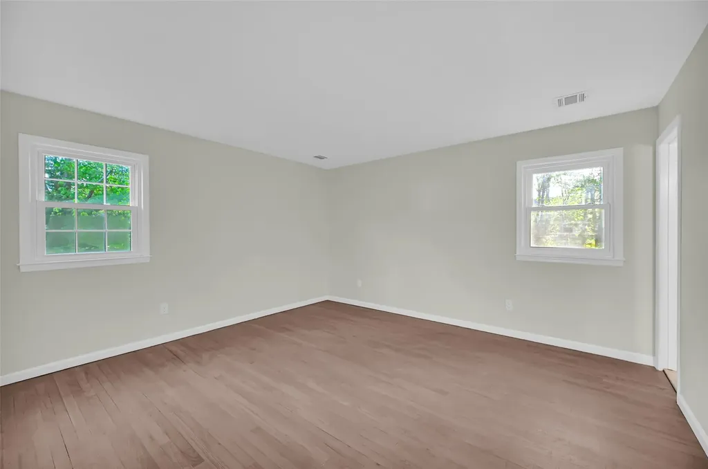 23 White Oak Lane Bardonia NY 10954