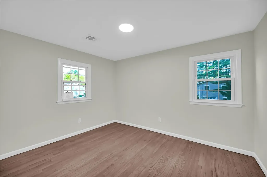 23 White Oak Lane Bardonia NY 10954
