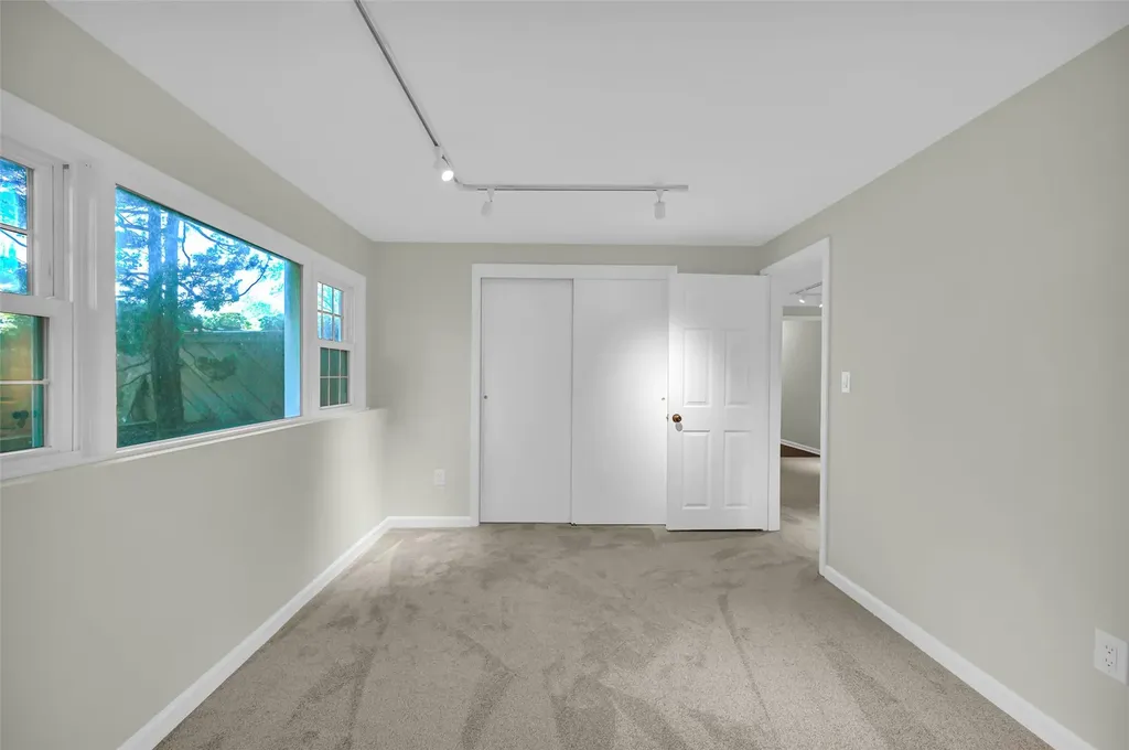 23 White Oak Lane Bardonia NY 10954
