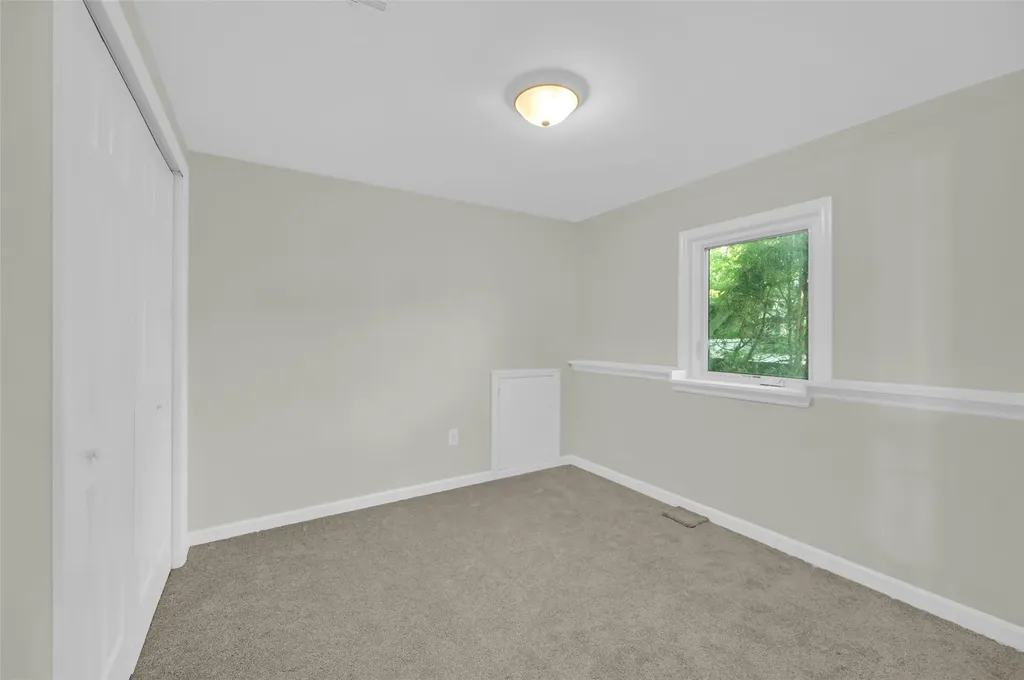 23 White Oak Lane Bardonia NY 10954