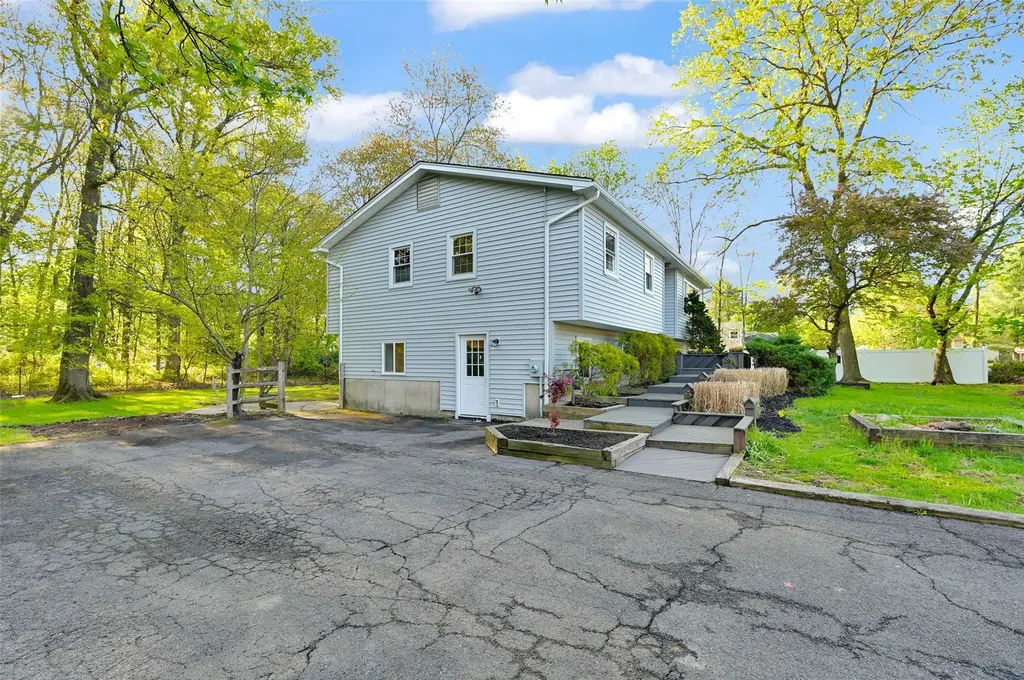 23 White Oak Lane Bardonia NY 10954