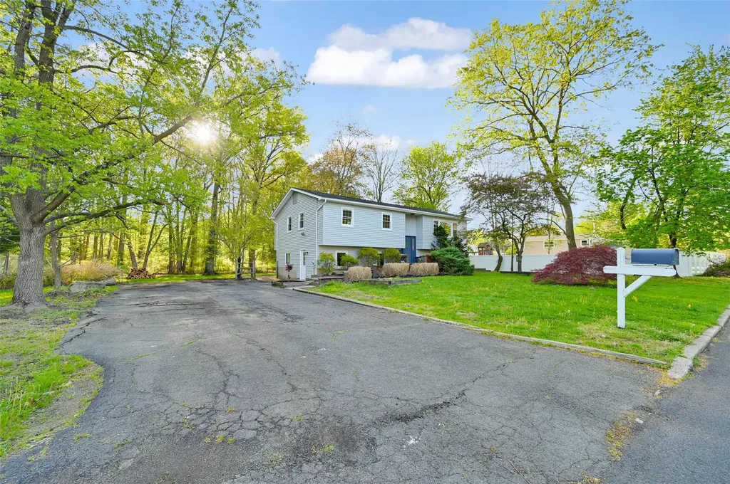 23 White Oak Lane Bardonia NY 10954