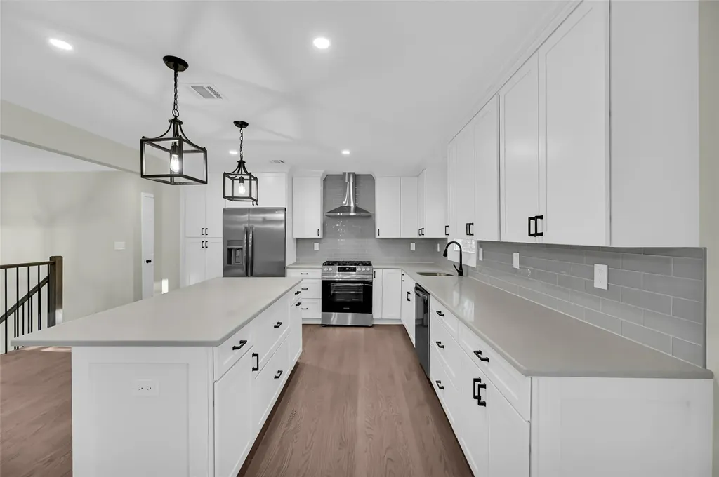 23 White Oak Lane Bardonia NY 10954