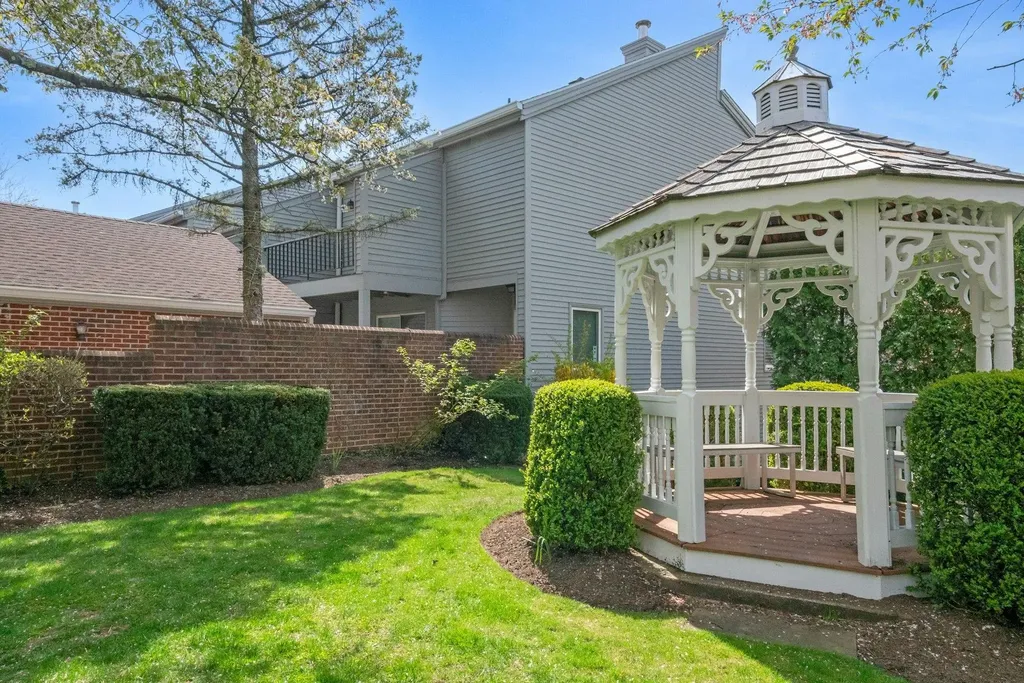 60 Waterside Close Eastchester NY 10709