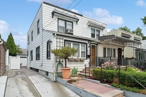 3211 204th Street Bayside NY 11361