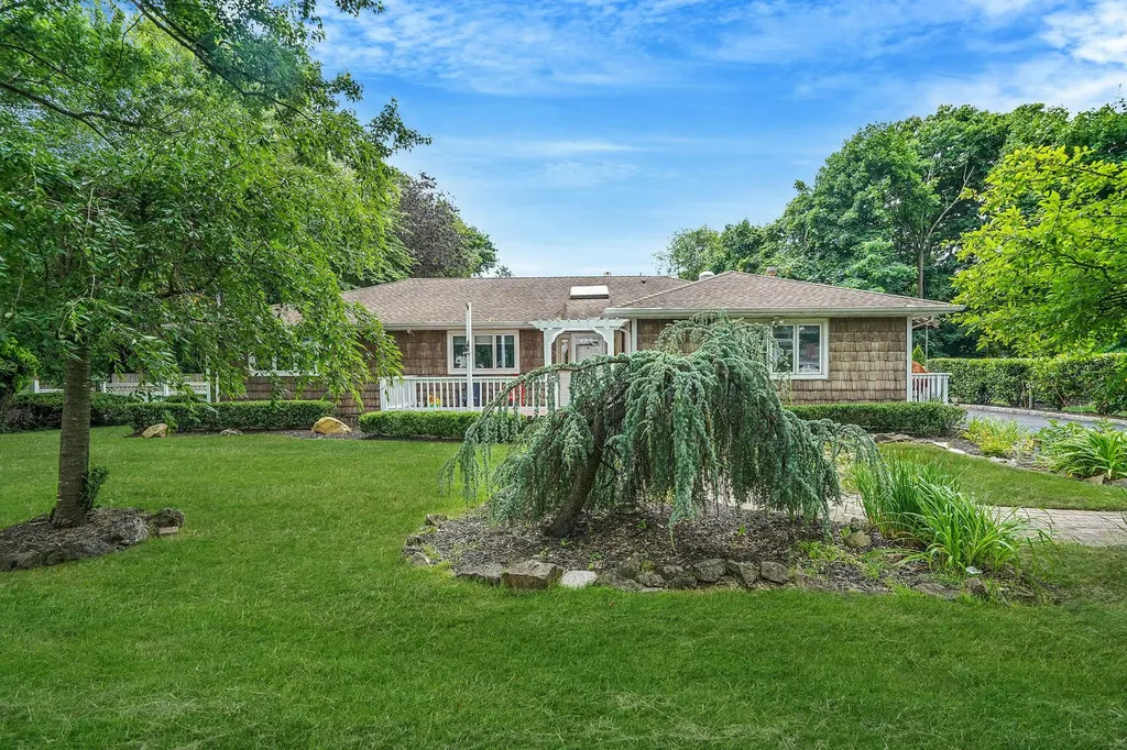 2 Clearbrook Drive Smithtown NY 11787