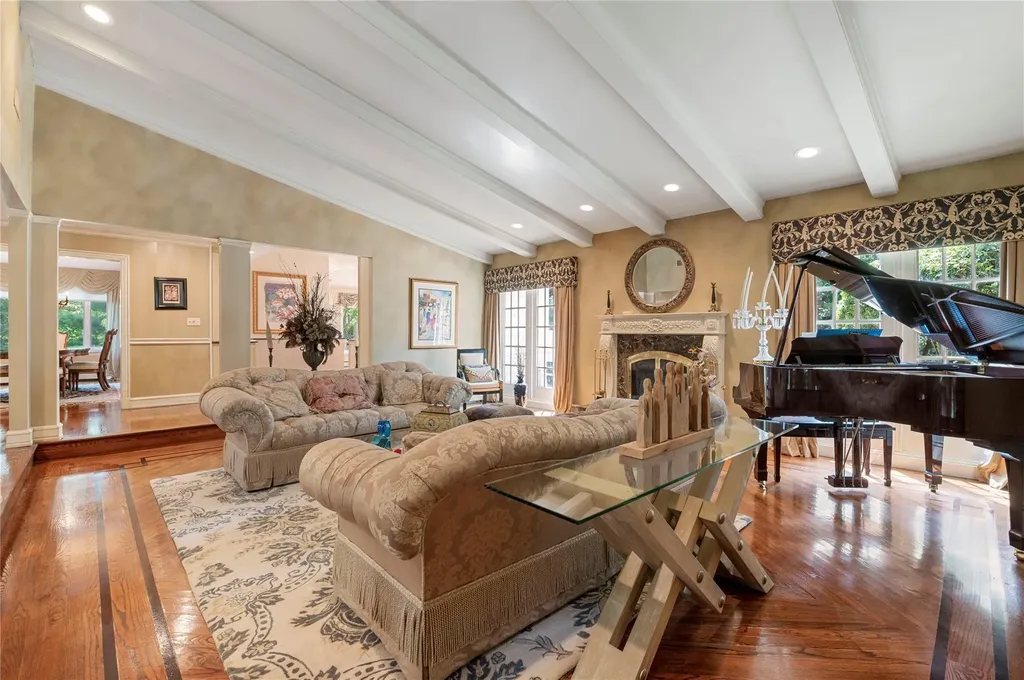 14 Durham Drive Dix Hills NY 11746