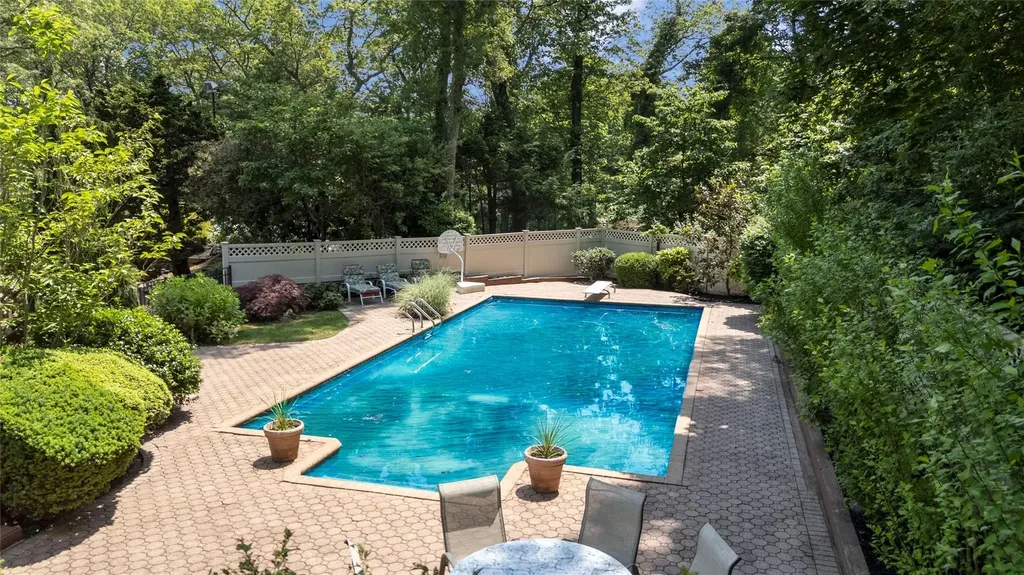 14 Durham Drive Dix Hills NY 11746