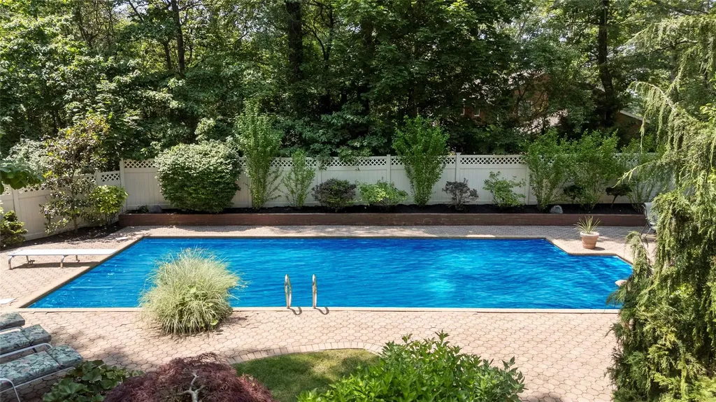 14 Durham Drive Dix Hills NY 11746