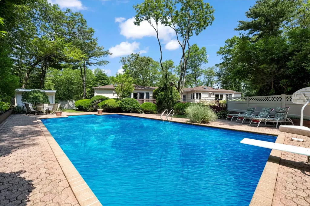 14 Durham Drive Dix Hills NY 11746