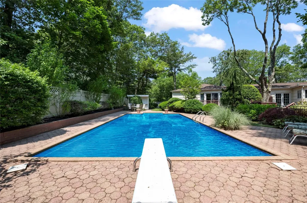 14 Durham Drive Dix Hills NY 11746