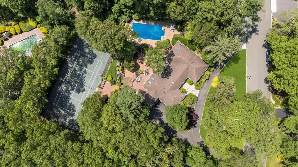 14 Durham Drive Dix Hills NY 11746