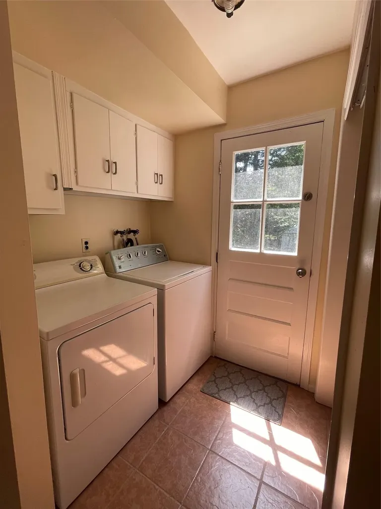 4 Cornwallis Road East Setauket NY 11733