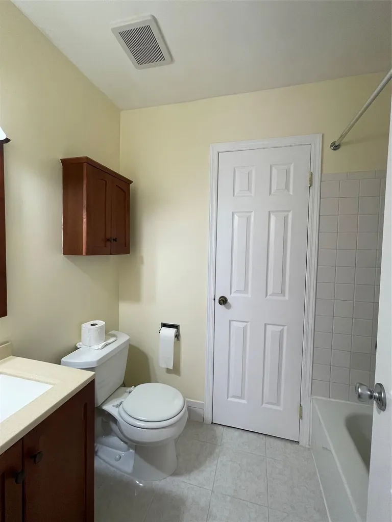 4 Cornwallis Road East Setauket NY 11733