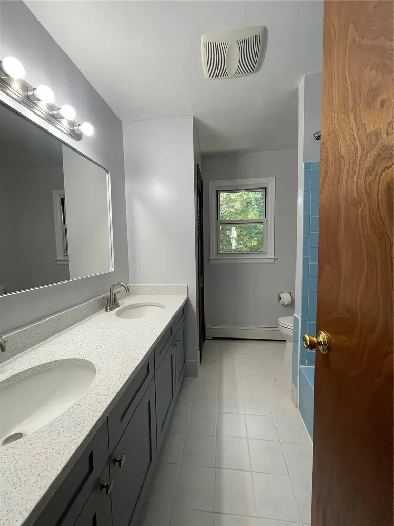 4 Cornwallis Road East Setauket NY 11733