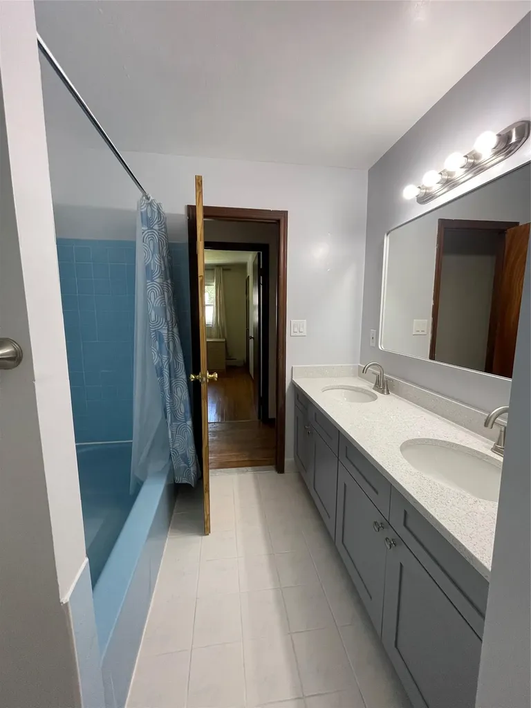 4 Cornwallis Road East Setauket NY 11733