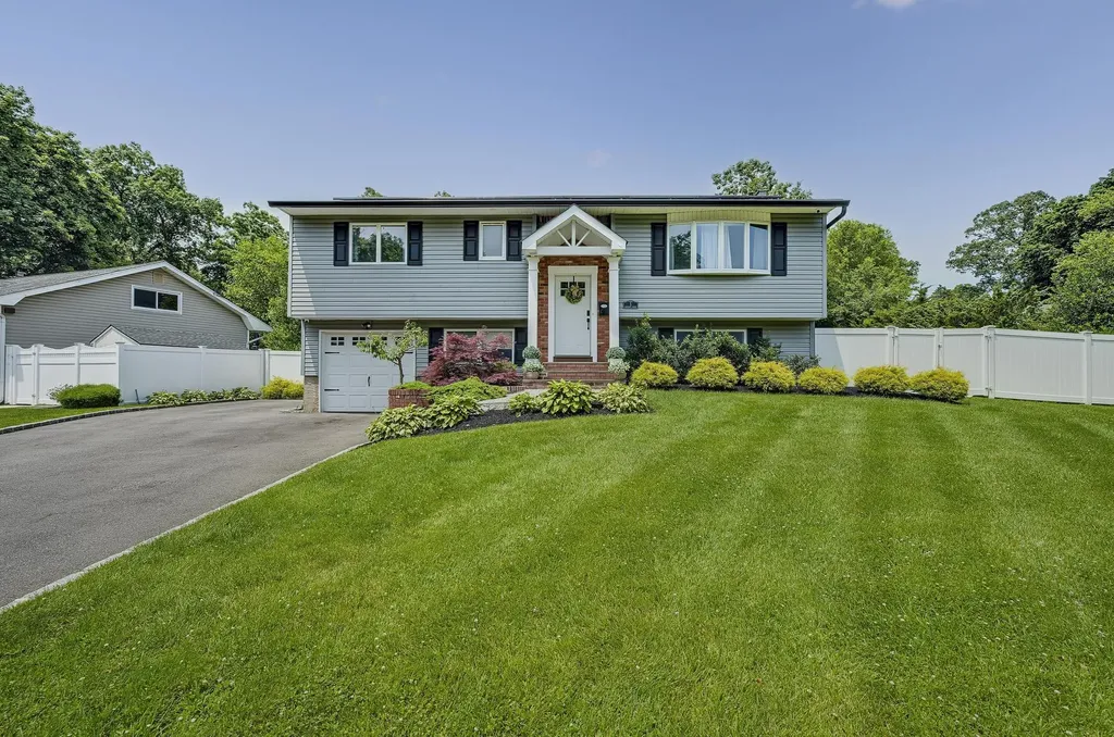 5 Somerset Drive Commack NY 11725