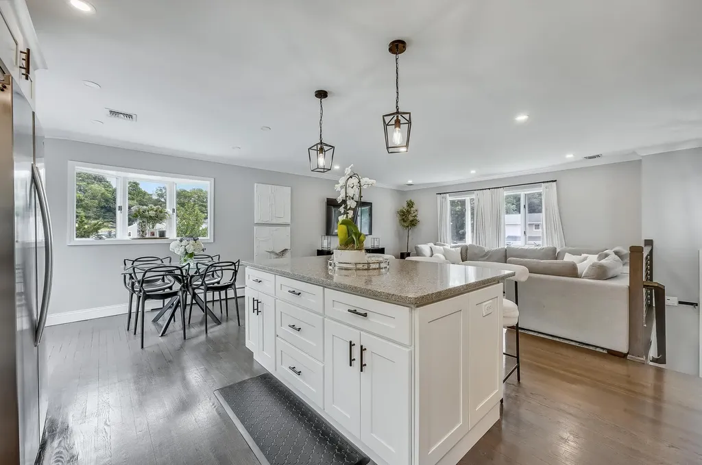 5 Somerset Drive Commack NY 11725