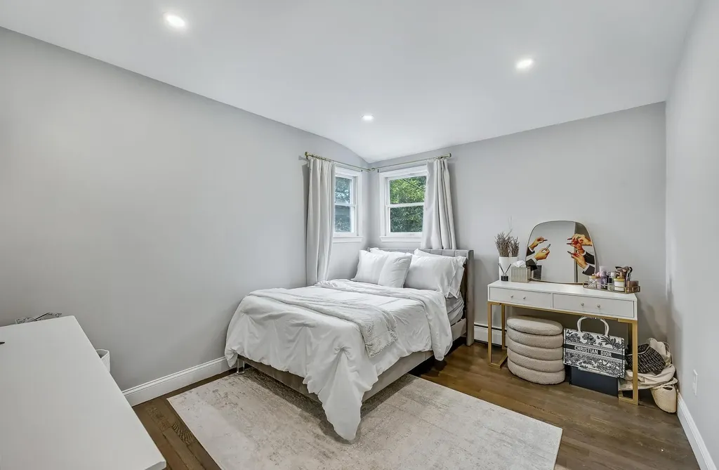 5 Somerset Drive Commack NY 11725