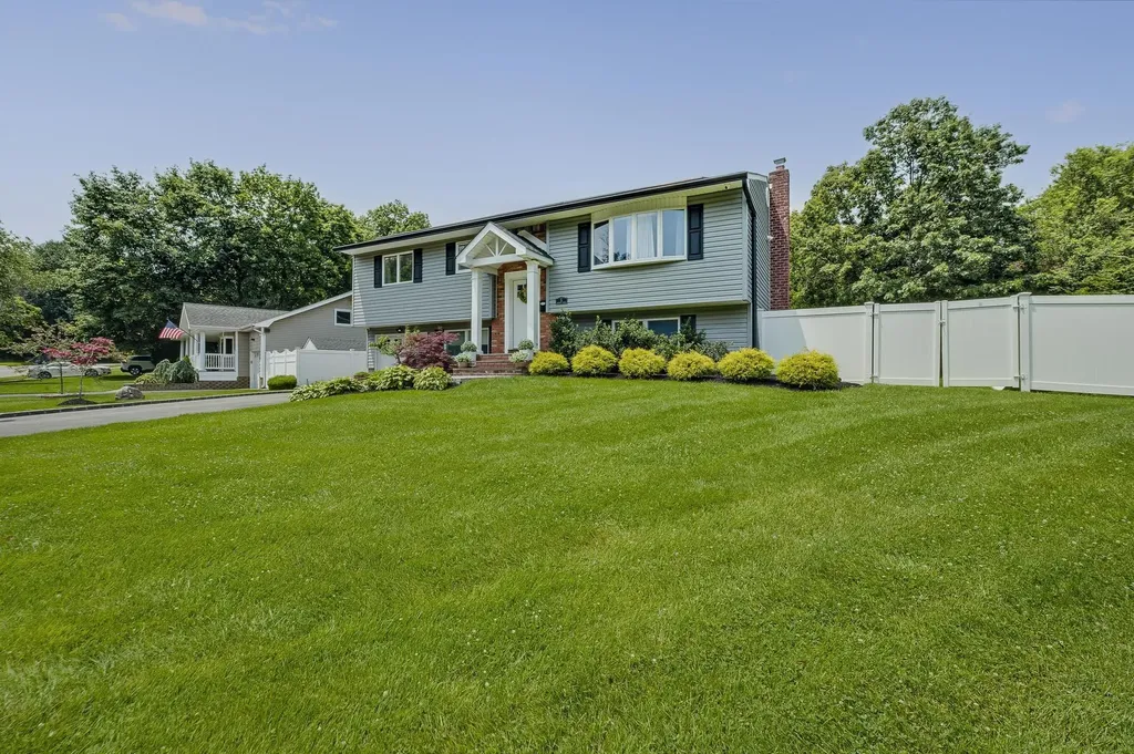 5 Somerset Drive Commack NY 11725
