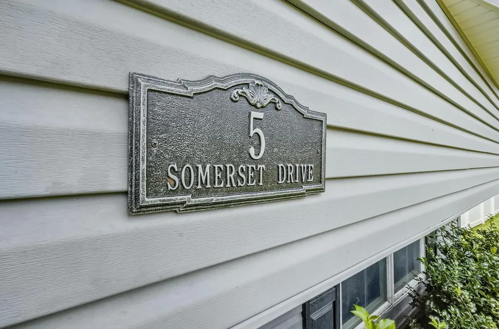 5 Somerset Drive Commack NY 11725