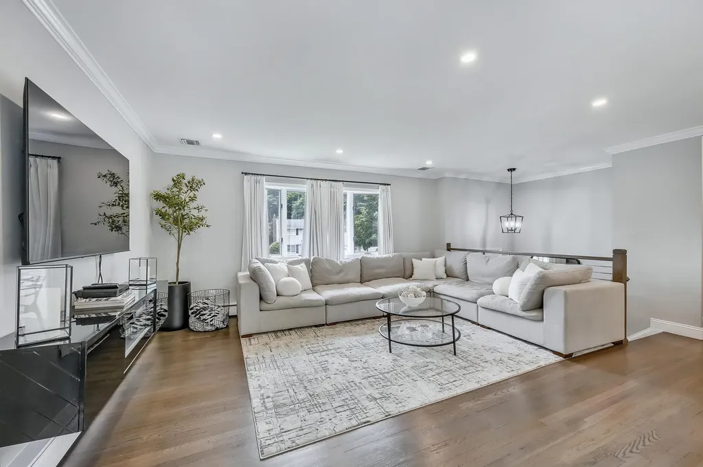 5 Somerset Drive Commack NY 11725