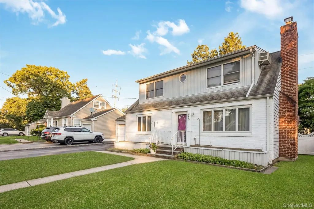 263 Foster Avenue Malverne NY 11565