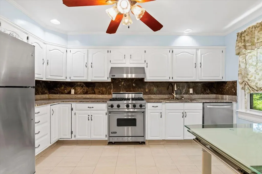 20 The Boulevard New Rochelle NY 10801