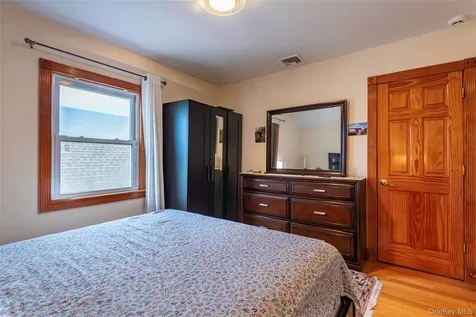 84-17 247 Street Bellerose NY 11426