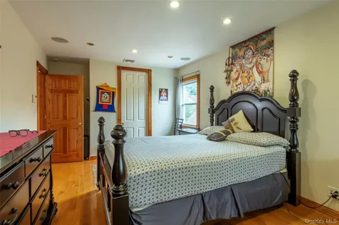 84-17 247 Street Bellerose NY 11426