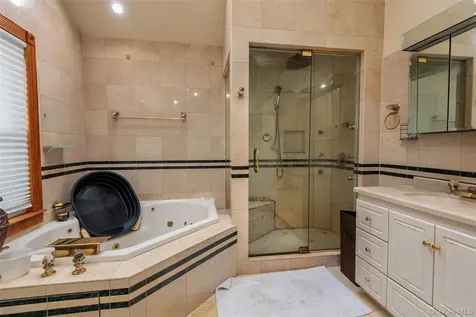 84-17 247 Street Bellerose NY 11426