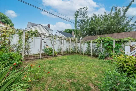 84-17 247 Street Bellerose NY 11426