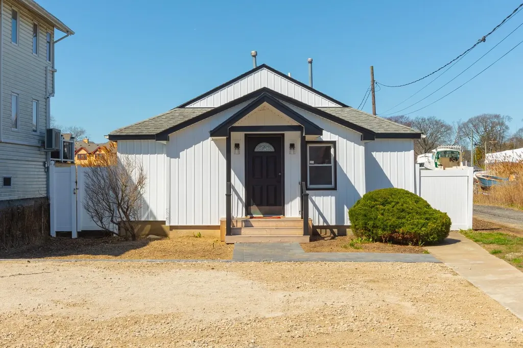 56 Riverdale Avenue Massapequa NY 11758