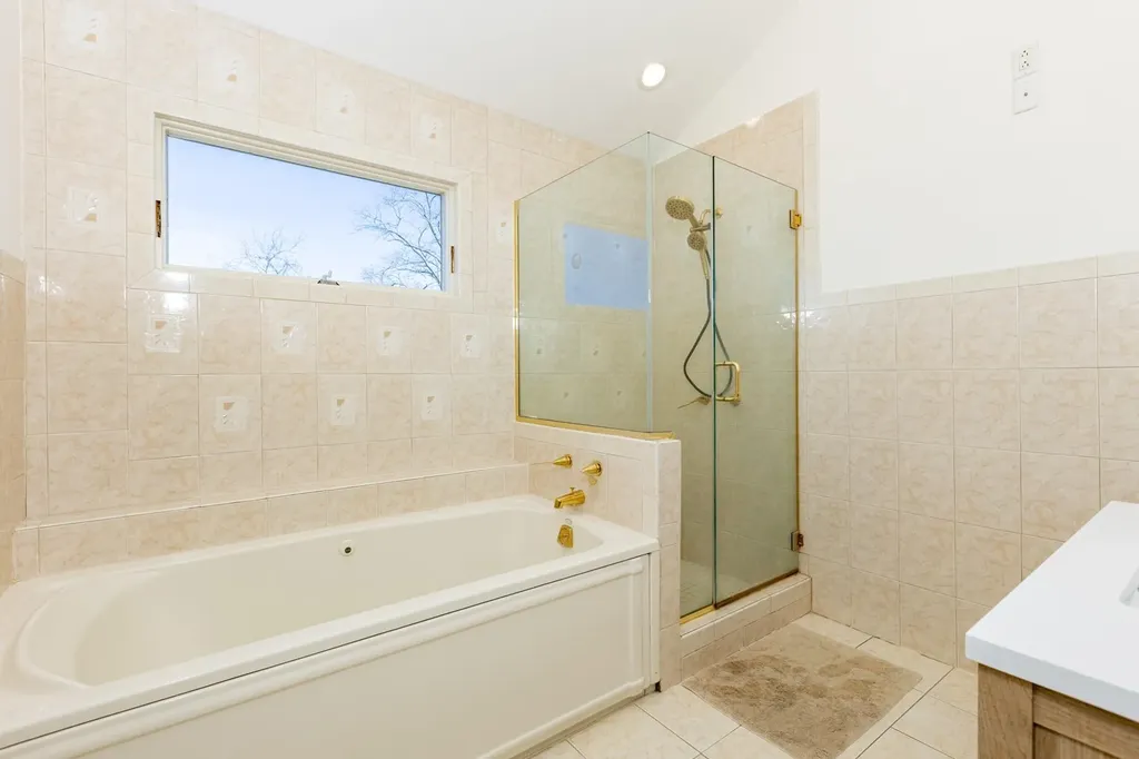 56 Riverdale Avenue Massapequa NY 11758