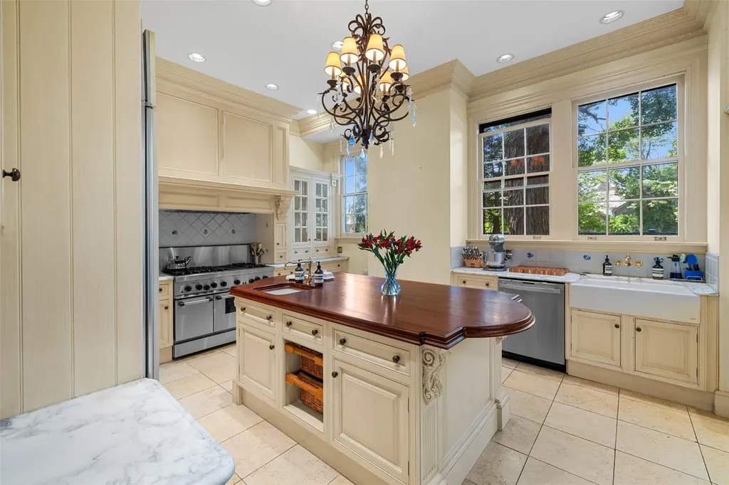 103 Albany Avenue Kingston NY 12401