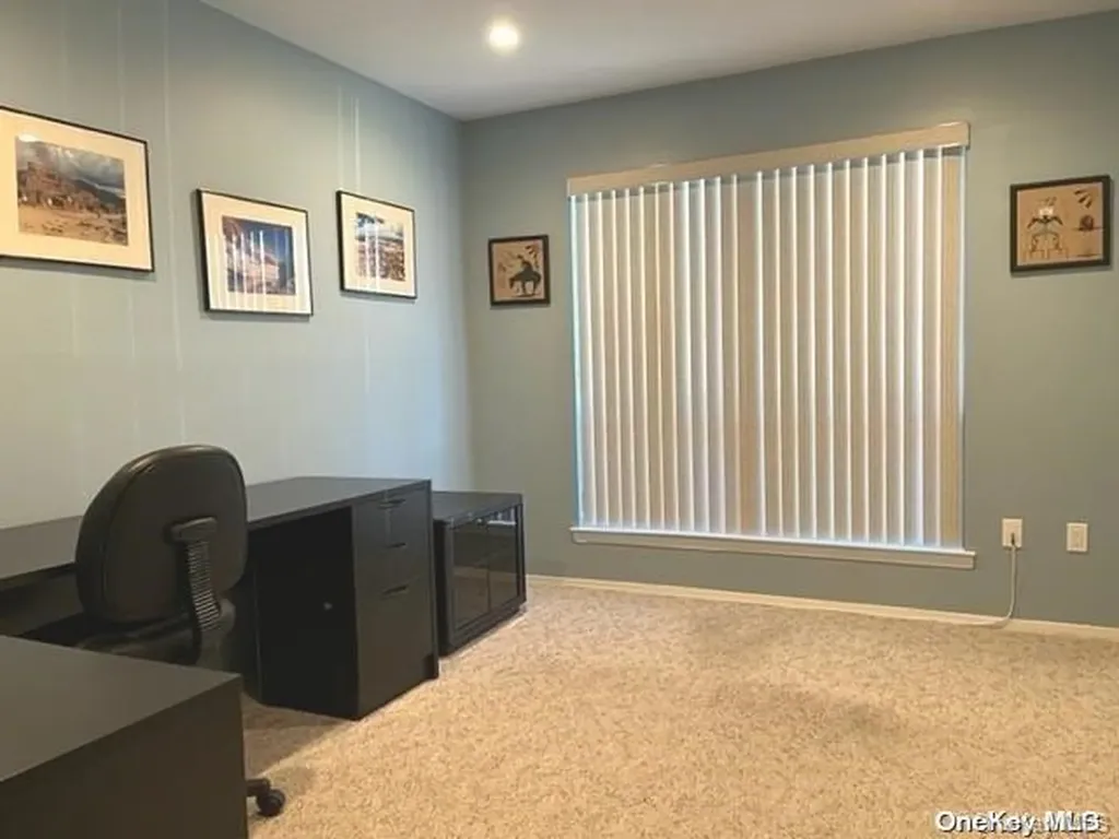 186 Pond View Lane Smithtown NY 11787
